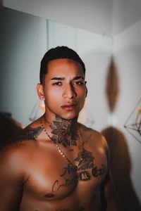 Public od BrushColton  snímek