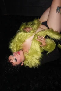 Alaska_deluxe Brat girl Pic 6