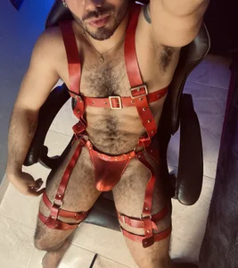 adamhairy sexy and red รูป  5