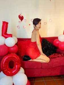 Trinityy__のYOUR FAVORITE DOMINATRIS ARRIVED TO CELEBRATE VALENTINE'S DAYの 3枚の写真