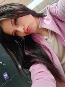 april_powl Cute 🌸💜 Pic 3