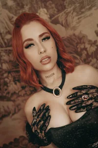 MadelineFox Queen Madeline Bilde 4