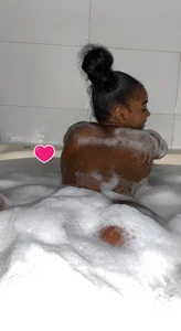 Kendy_Wilkinson enjoying in a jacuzzi😋 Pic 3