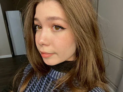 Mary_Robbins Public Pic 4