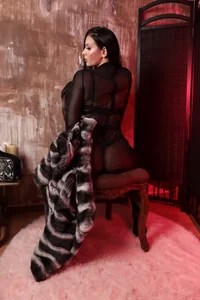 kelly_kent Velvet Domination: Draped in Power and Seduction 圖片 7