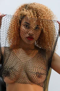 naia_blessed: Naia Burning and seductive! ( 2 фото)