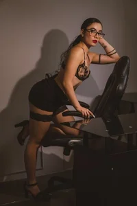 Samaanthaa_ Very horny and naughty secretary Pic 2