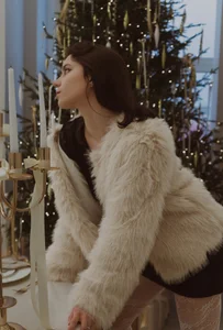 UnaMedison Getting ready for Christmas! Pic 7