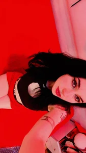 put your rich cock inside my wet and tight pussy 💦 de alixxon1  4 photos