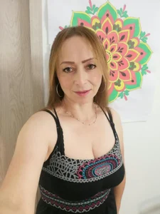 Giovanela_rose 🔥 Sweet face, naughty thoughts… can you handle both? Pic 4