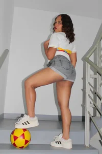 BustyGlow Ready for the World Cup? Foto 4