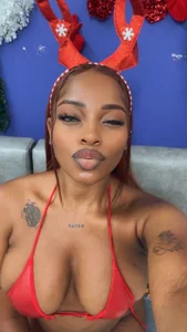 ShantalGomes Christmas is near guys 🥰😘  2টি ছবি