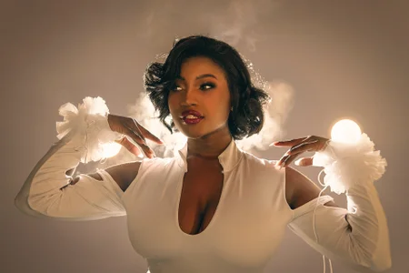 SavannahStorm “𝙱𝚎𝚝𝚠𝚎𝚎𝚗 𝚌𝚕𝚘𝚞𝚍𝚜 𝚊𝚗𝚍 𝚍𝚎𝚜𝚒𝚛𝚎” Immagine  5