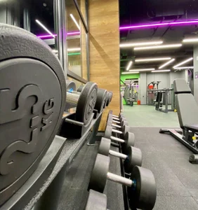 at the gym de PamelaRuis69  2 Imagens