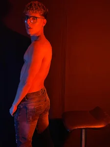 Caution de angel_sexyevil  photos