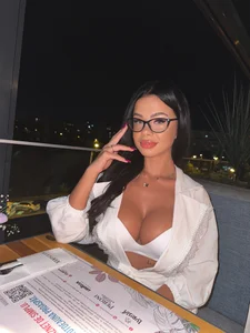 Alexaheyess Your deepest desire 🥰 Pic 3