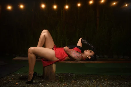 samara_smithh Loving in red🫦 Immagine  6