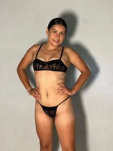 Chloe_y_DanteのSexy Chloeの 3枚の写真