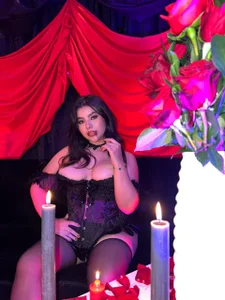 CandaseRussell your favorite vampire 😈🔥 Immagine  6