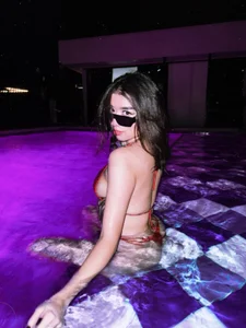 VanessaBlackrose And smoke pool to have fun! зображення 2