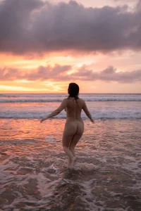 ashlynlotus: Beach Pics ( 5 фото)