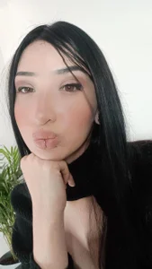 Hi! od Briawc1  2 snímek