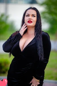 GeorgiaLerox🤍🖤Classy and elegance 🖤🤍图片