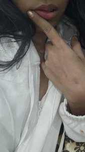 Zdjęcia Koziekylie 3:30 AM vibes 🌙➡️☀️ Early bird? Nah… confused bird 😴✨ Good morning from the people who don’t sle: 