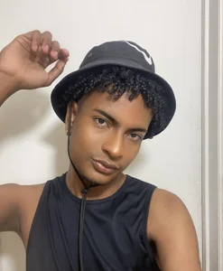 charliechery 🖤 Foto 2