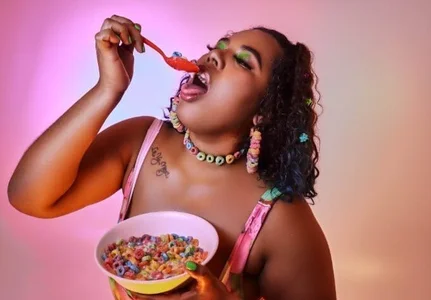 Your_big_ebony_goddness kullanıcısının More of my world ! albümü -  2 fotoğraf