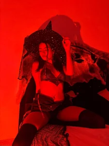 ariana_x1_ I love Halloween 💕 Bilde 2