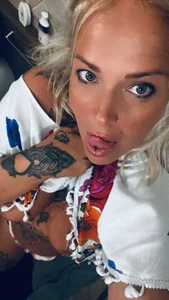 blondy40 Public Pic 3