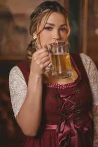 ClaradelMar 🍻 Wet & Wild 𝕺𝖐𝖙𝖔𝖇𝖊𝖗𝖋𝖊𝖘𝖙 🔥 Pic 5