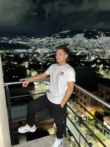 JhosuaVegaのMEの枚の写真