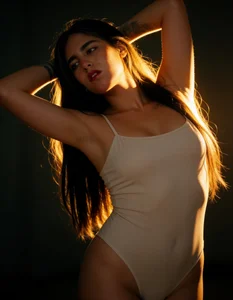 SharolStormSlow turn, deep stare—let me ruin your self-control tonight.图片 6