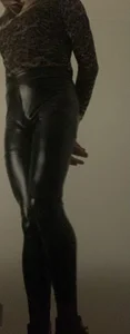 cd_saskia_model Leather pants Pic 2