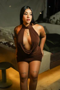 Undressme od CameronCollins_  4 snímek