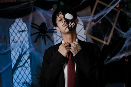 MikeHunteer Halloween with Mike Poză 3