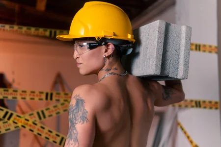 ZoeKrug Contructor sexy 🖤⚒️ Kuva 6