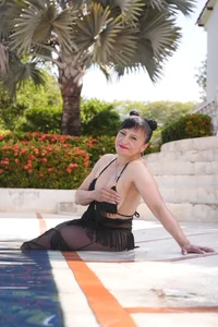 clara_heat 💦 Poolside Temptation Bilde 6