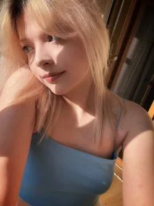 ZazaLiya the sun is smiling down on me Pic