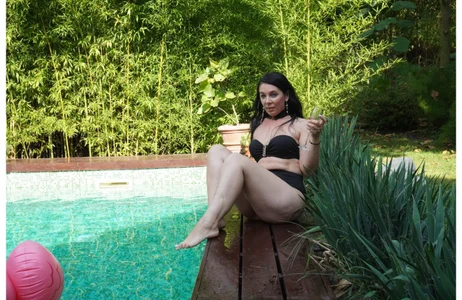 CharmingLilith Pool Party Poză 8