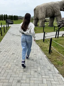 Jessica_jewells come with me to dino park?🦕🦖🦕  5টি ছবি
