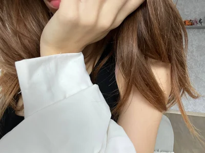 AnnyiBlueのCollege vibe😘の 6枚の写真