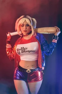 XXMILE: harley quinn ( 5 фото)