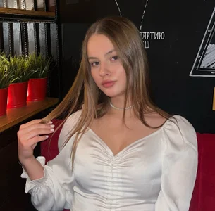 mysticcherryx: Just me, Emma ( 7 фото)