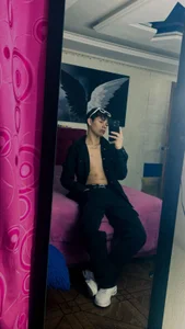 SemerHottのSemerhottの 7枚の写真