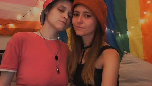 crystal_femmes meet us Pic 2