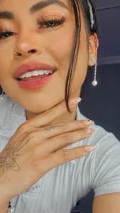 sallybrown_ shine! 🦷💎 Bilde