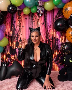 🐈‍⬛ Curves, Claws & Halloween Magic ✨ od Victoria_kyler49  6 snímek